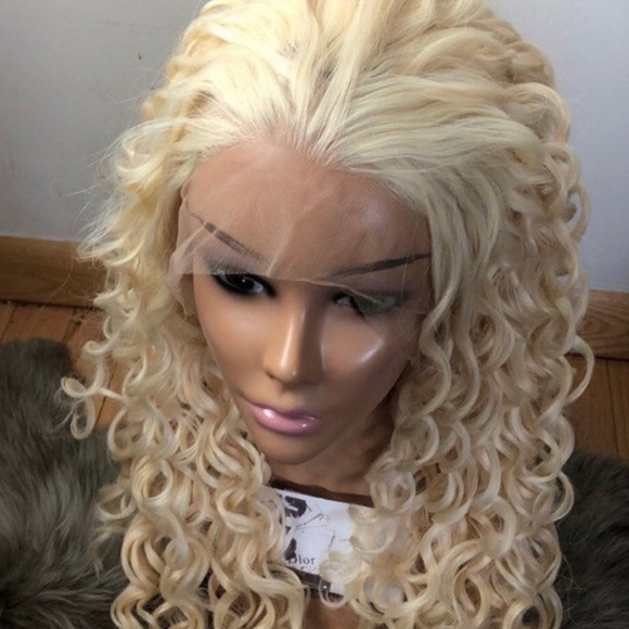 - ?28” LIGHT BLONDE LOOSE CURLY LACE FRONT WIG ?
